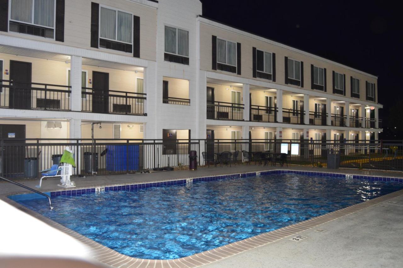 Days By Wyndham Marietta-atlanta-delk Road Hotel 2*