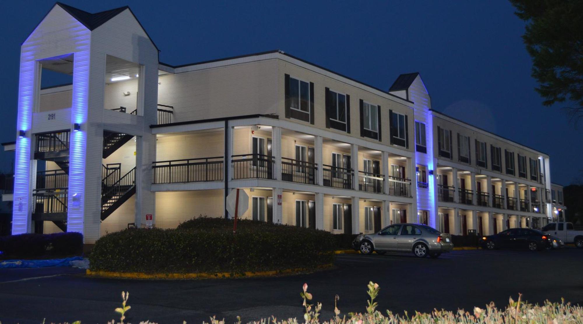 Days By Wyndham Marietta-atlanta-delk Road Hotel 2*